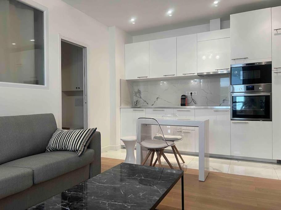 Luxury Appartment, Champs Elysees, Neuf ! Paris Exterior foto
