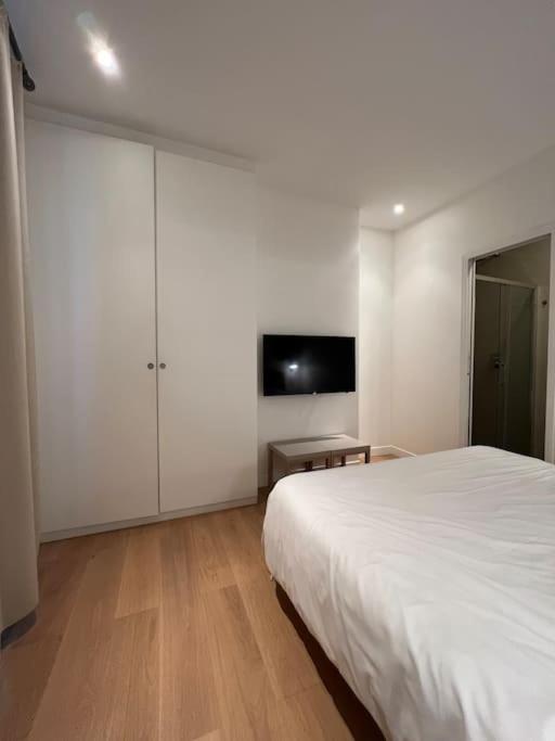 Luxury Appartment, Champs Elysees, Neuf ! Paris Exterior foto